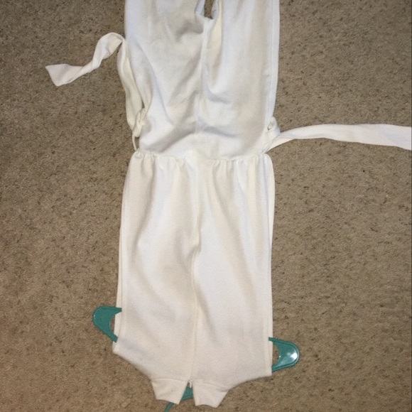 White Set - Picture 3 of 5